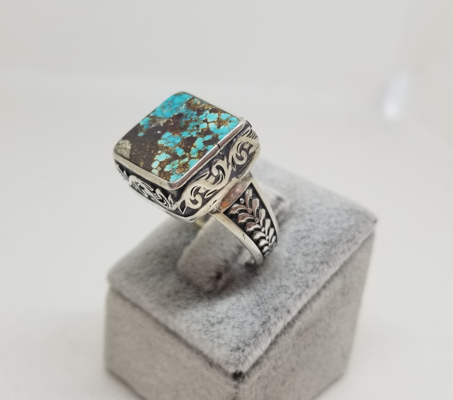 KABARTMA İŞÇİLİKLİ VE DOĞAL TAŞLI ÖZEL YAPIM HATIRA YÜZÜK