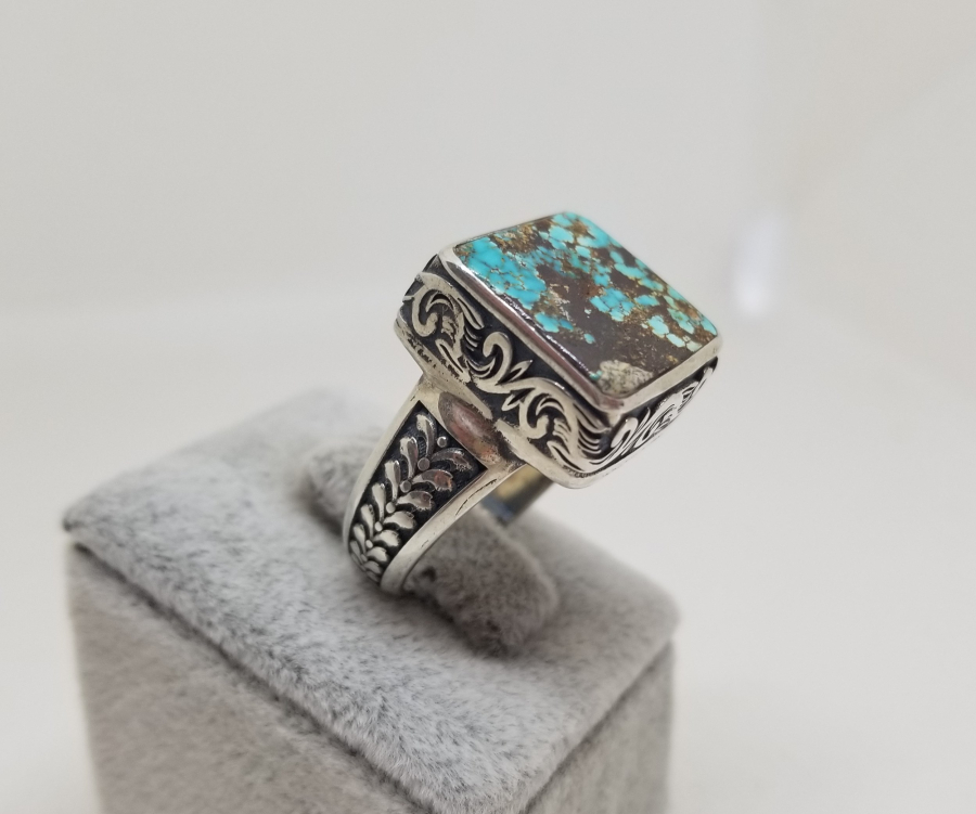 KABARTMA İŞÇİLİKLİ VE DOĞAL TAŞLI ÖZEL YAPIM HATIRA YÜZÜK