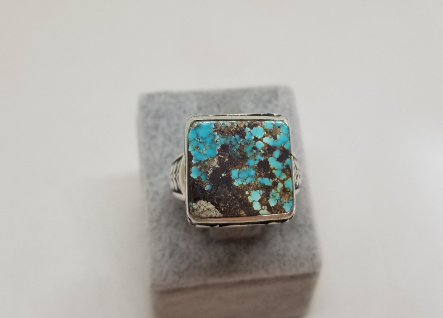 KABARTMA İŞÇİLİKLİ VE DOĞAL TAŞLI ÖZEL YAPIM HATIRA YÜZÜK