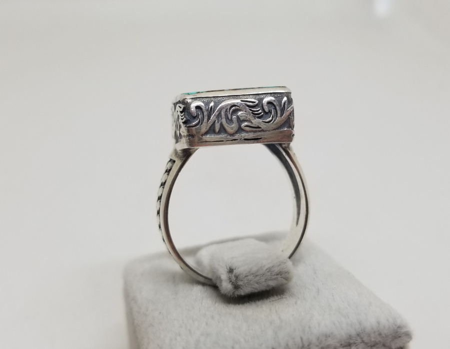 KABARTMA İŞÇİLİKLİ VE DOĞAL TAŞLI ÖZEL YAPIM HATIRA YÜZÜK