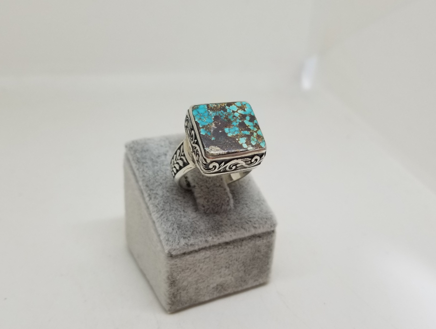 KABARTMA İŞÇİLİKLİ VE DOĞAL TAŞLI ÖZEL YAPIM HATIRA YÜZÜK