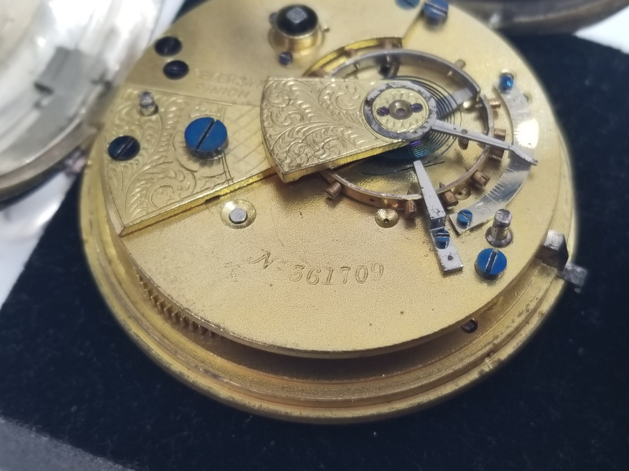 NADİR FORMDA GÜMÜŞ KASA İNGİLİZ YAPIMI KURMALI CEP SAATİ