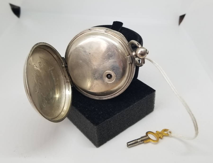 NADİR FORMDA GÜMÜŞ KASA İNGİLİZ YAPIMI KURMALI CEP SAATİ