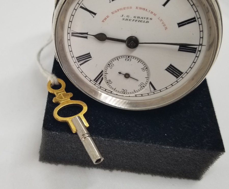 NADİR FORMDA GÜMÜŞ KASA İNGİLİZ YAPIMI KURMALI CEP SAATİ