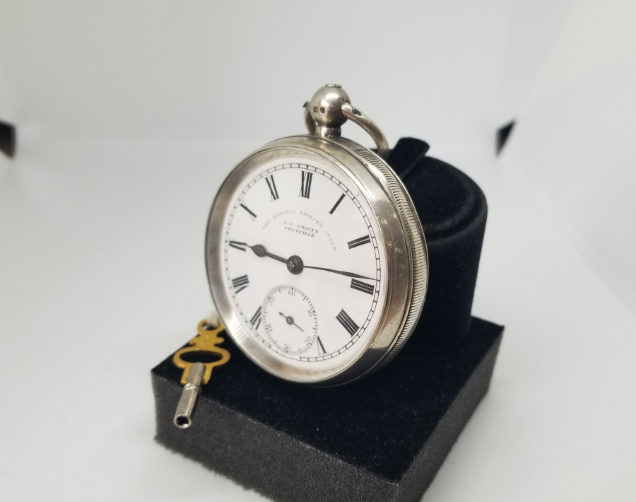 NADİR FORMDA GÜMÜŞ KASA İNGİLİZ YAPIMI KURMALI CEP SAATİ