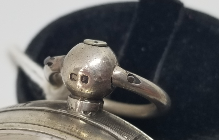 NADİR FORMDA GÜMÜŞ KASA İNGİLİZ YAPIMI KURMALI CEP SAATİ