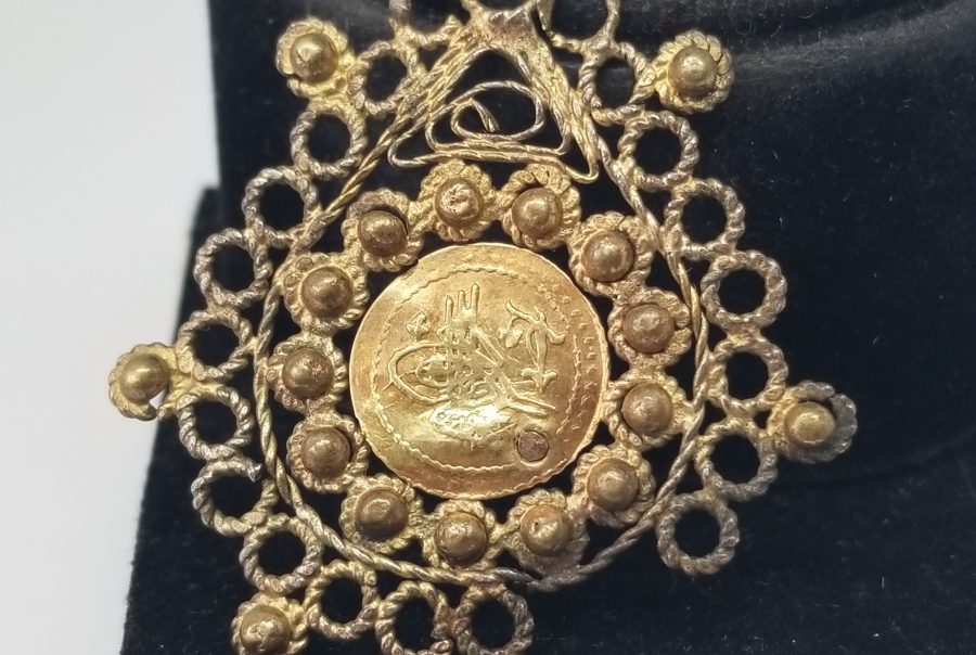 ORTASINDA OSMANLI ALTINI BULUNAN ABDÜLMECİD HAN DÖNEMİ ARMUDİ KOLYE