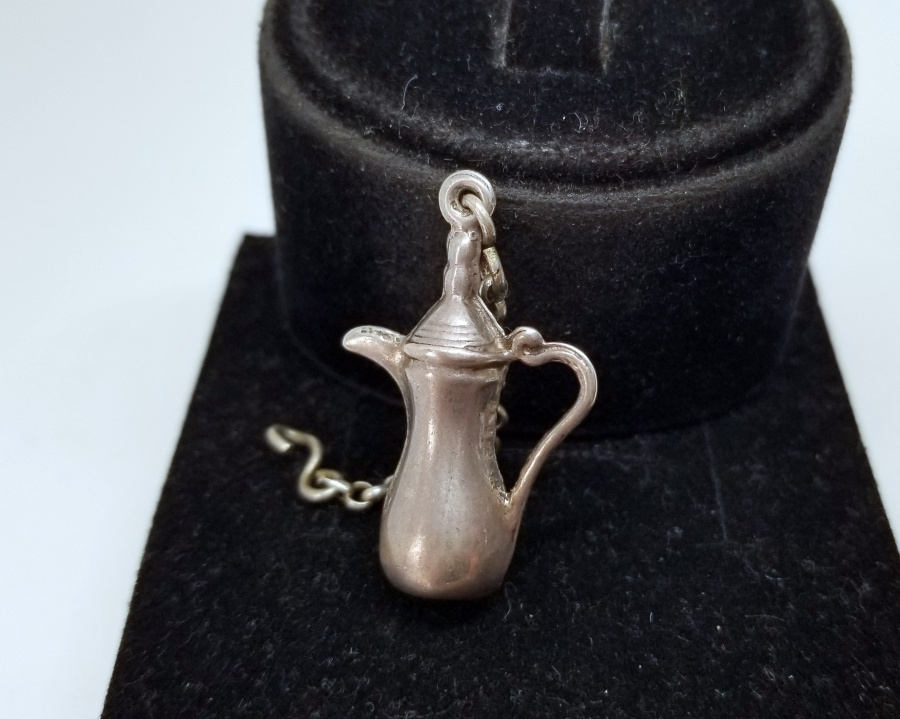 İBRİK FORMUNDA YAPILMIŞ NADİR GÜMÜŞ KÖSTEK SALLAMASI