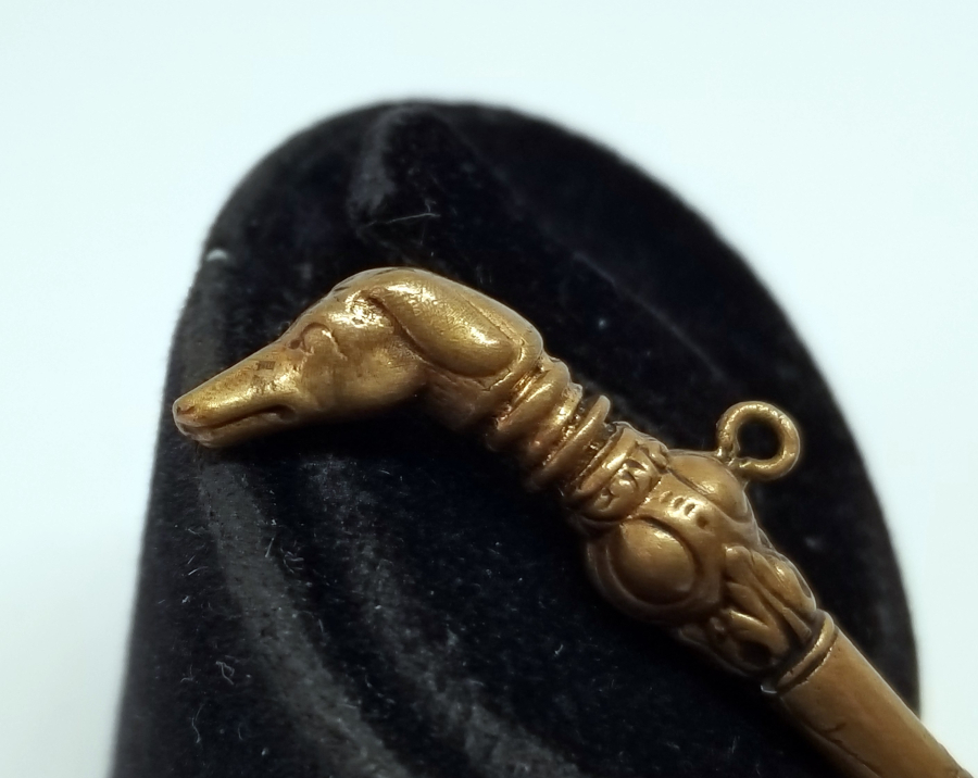 KÖPEK BAŞI FORMUNDA YAPILMIŞ OSMANLI DÖNEMİ CEP SAATİ ANAHTARI