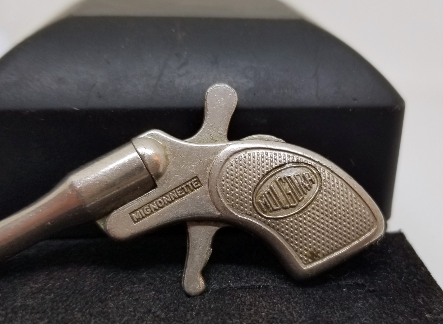 ANTİKA METAL MANTAR TABANCASI