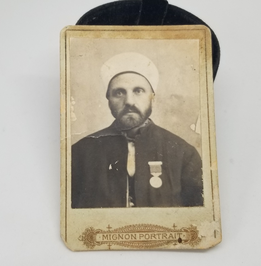 OSMANLI DÖNEMİ GÜMÜŞ BÜYÜK İMTİYAZ MADALYALI BİR HOCAYA AİT FOTOĞRAF