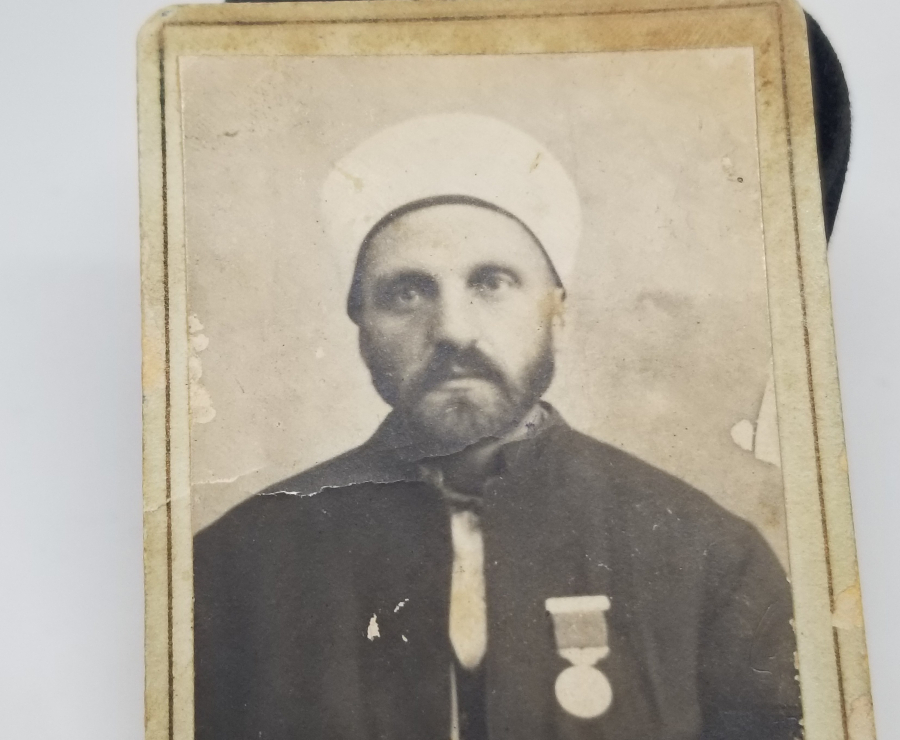 OSMANLI DÖNEMİ GÜMÜŞ BÜYÜK İMTİYAZ MADALYALI BİR HOCAYA AİT FOTOĞRAF