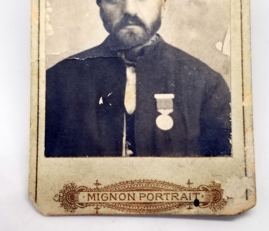 OSMANLI DÖNEMİ GÜMÜŞ BÜYÜK İMTİYAZ MADALYALI BİR HOCAYA AİT FOTOĞRAF