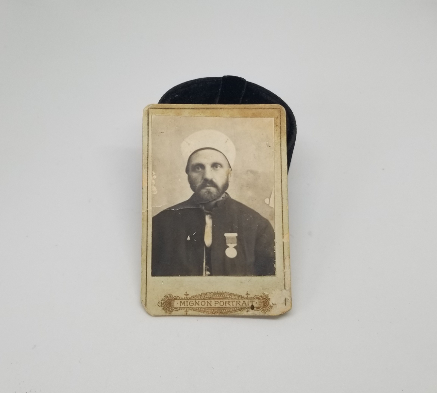 OSMANLI DÖNEMİ GÜMÜŞ BÜYÜK İMTİYAZ MADALYALI BİR HOCAYA AİT FOTOĞRAF