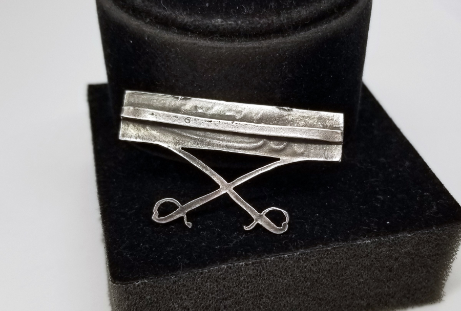 1. DÜNYA SAVAŞI DÖNEMİ KILIÇLI LİYAKAT MADALYASI GÜMÜŞ APLİĞİ