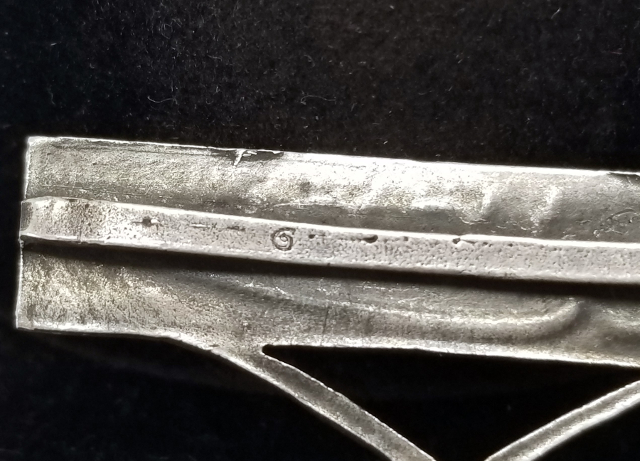 1. DÜNYA SAVAŞI DÖNEMİ KILIÇLI LİYAKAT MADALYASI GÜMÜŞ APLİĞİ