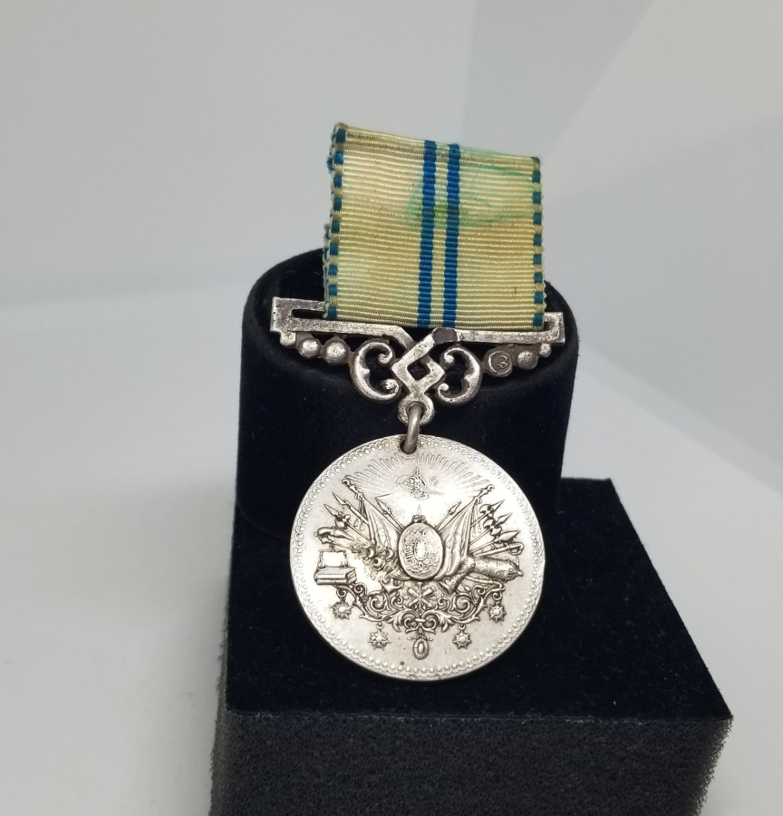 ORİJİNAL ASKI VE KURDELASIYLA GÜMÜŞ İFTİHAR - SANAYİ MADALYASI