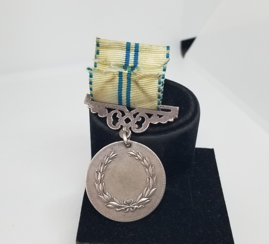 ORİJİNAL ASKI VE KURDELASIYLA GÜMÜŞ İFTİHAR - SANAYİ MADALYASI