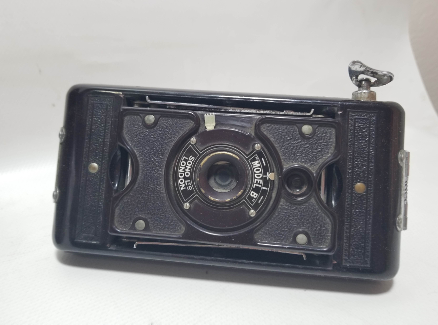 ORİJİNAL DERİ KUTUSUNDA ANTİKA FOTOĞRAF MAKİNESİ