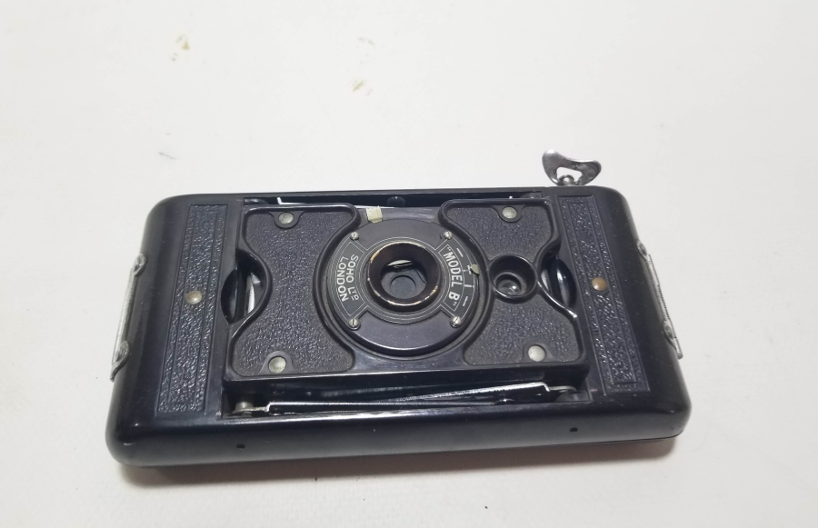 ORİJİNAL DERİ KUTUSUNDA ANTİKA FOTOĞRAF MAKİNESİ