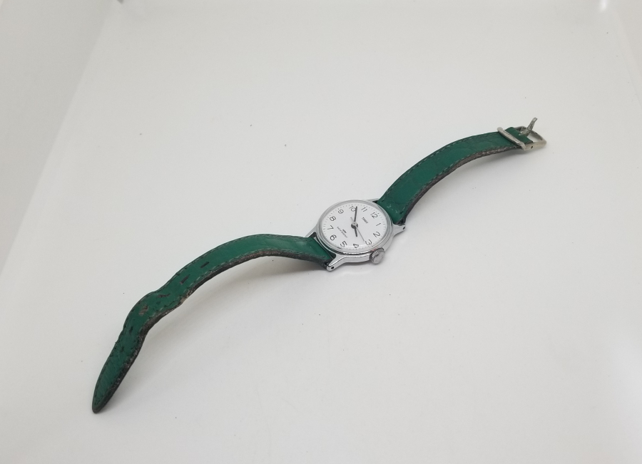 TIMEX MARKA ÇALIŞIR DURUMDA KOL SAATİ