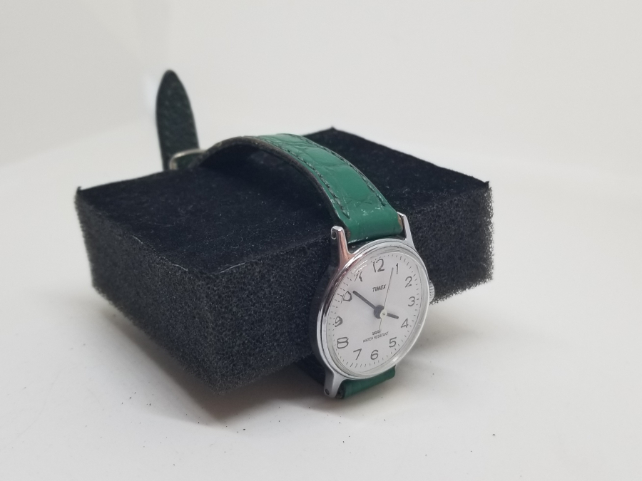 TIMEX MARKA ÇALIŞIR DURUMDA KOL SAATİ