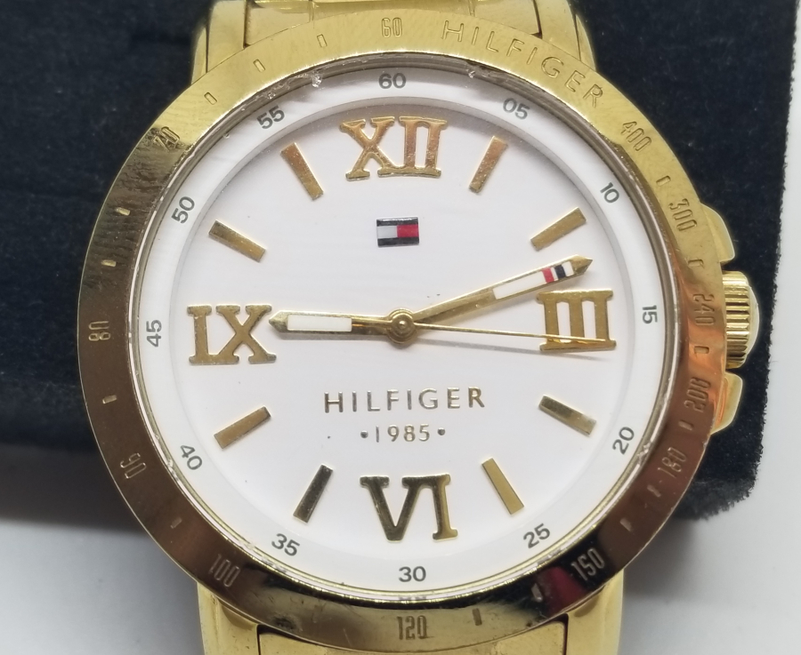 TOMMY HILFIGER MARKA ÇALIŞIR DURUMDA KOL SAATİ