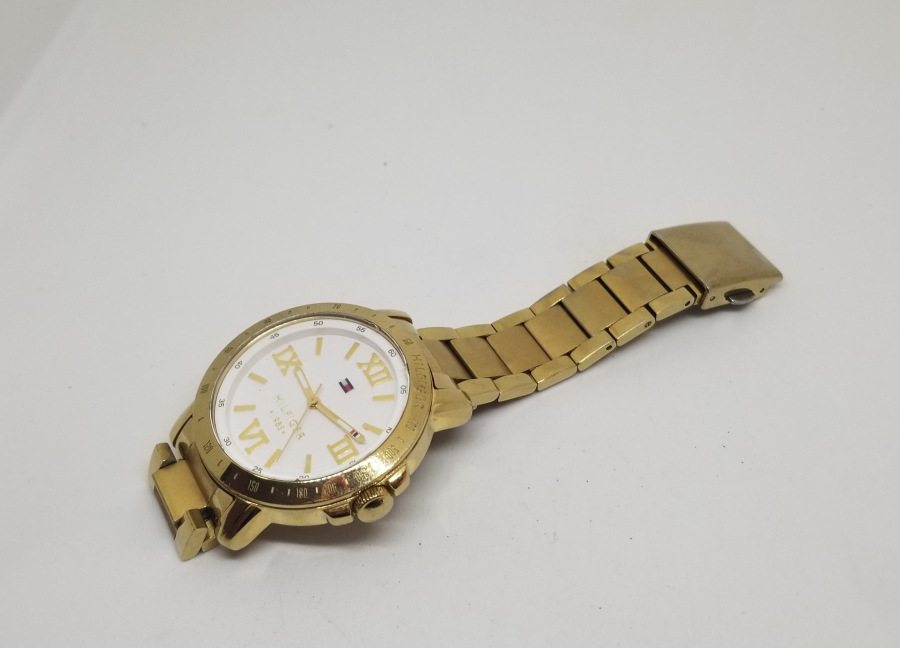 TOMMY HILFIGER MARKA ÇALIŞIR DURUMDA KOL SAATİ