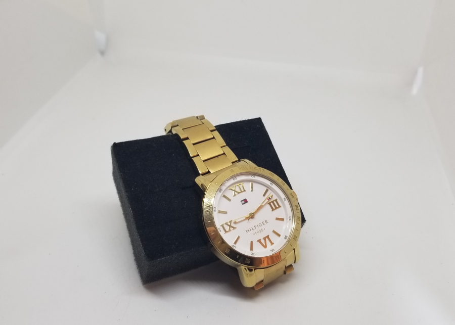 TOMMY HILFIGER MARKA ÇALIŞIR DURUMDA KOL SAATİ