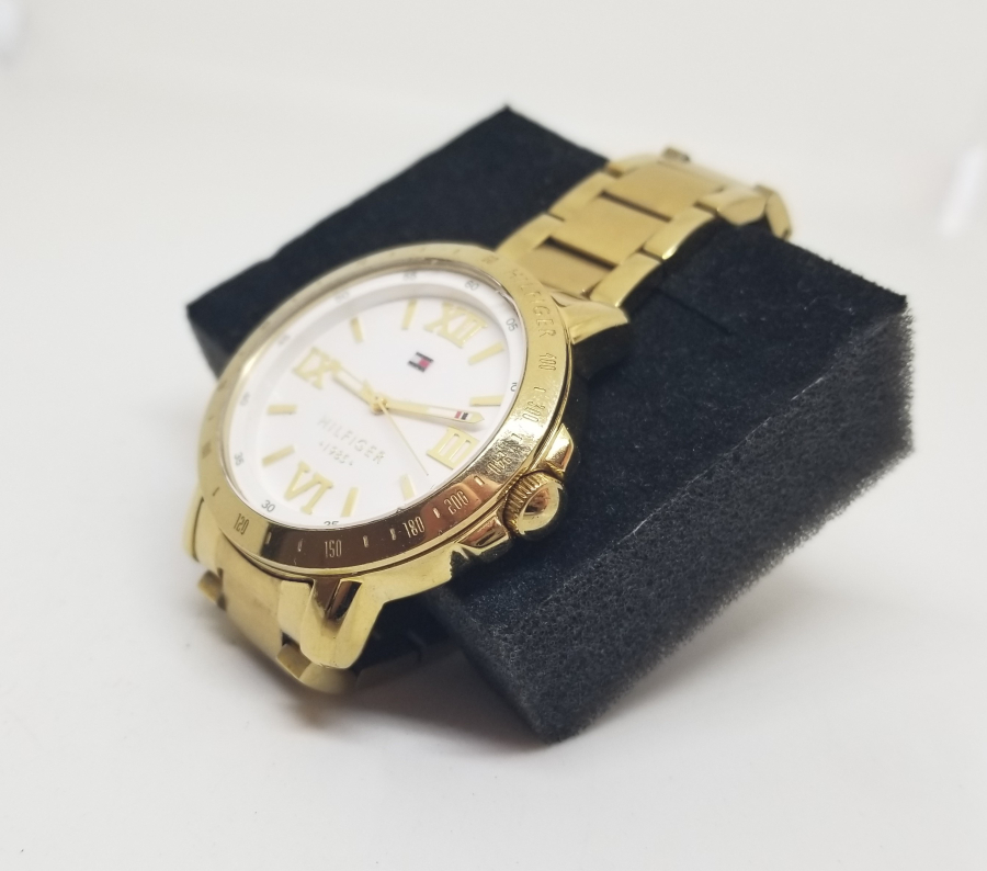 TOMMY HILFIGER MARKA ÇALIŞIR DURUMDA KOL SAATİ