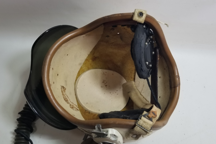 KORE SAVAŞI DÖNEMİ P4 MODELİ SAVAŞ UÇAKLARINA AİT NADİR PİLOT KASKI