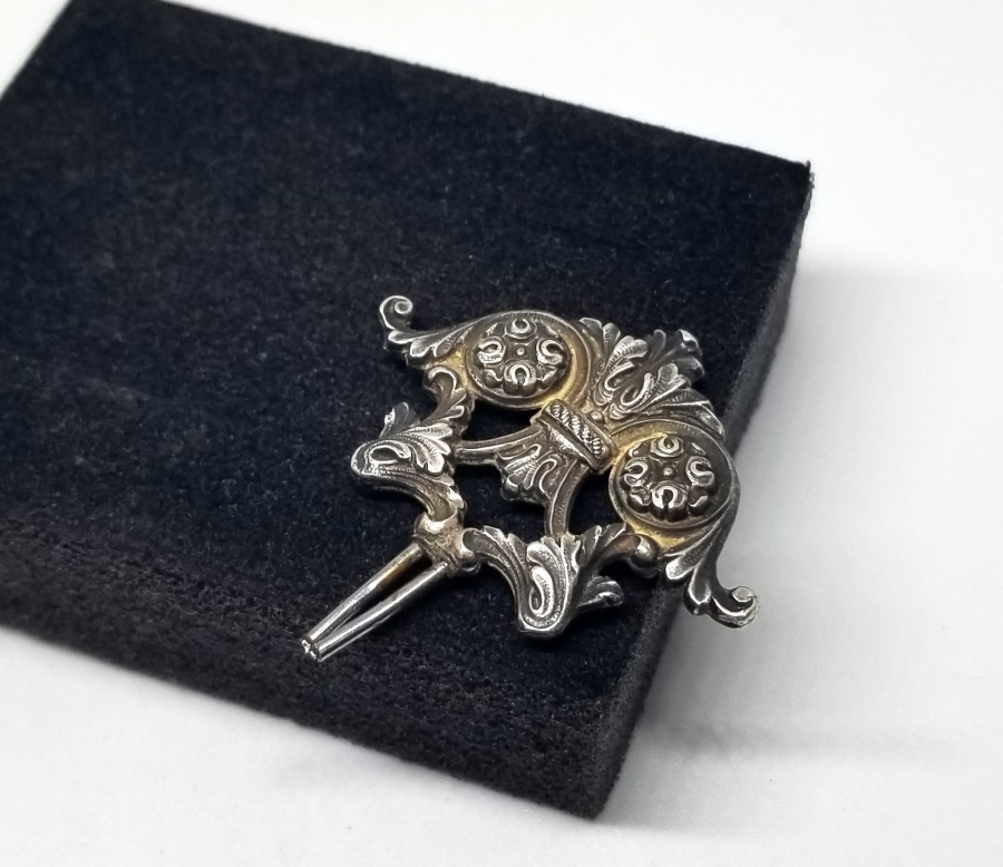 KABARTMA İŞÇİLİKLİ OSMANLI DÖNEMİ GÜMÜŞ SAÇ TOKASI