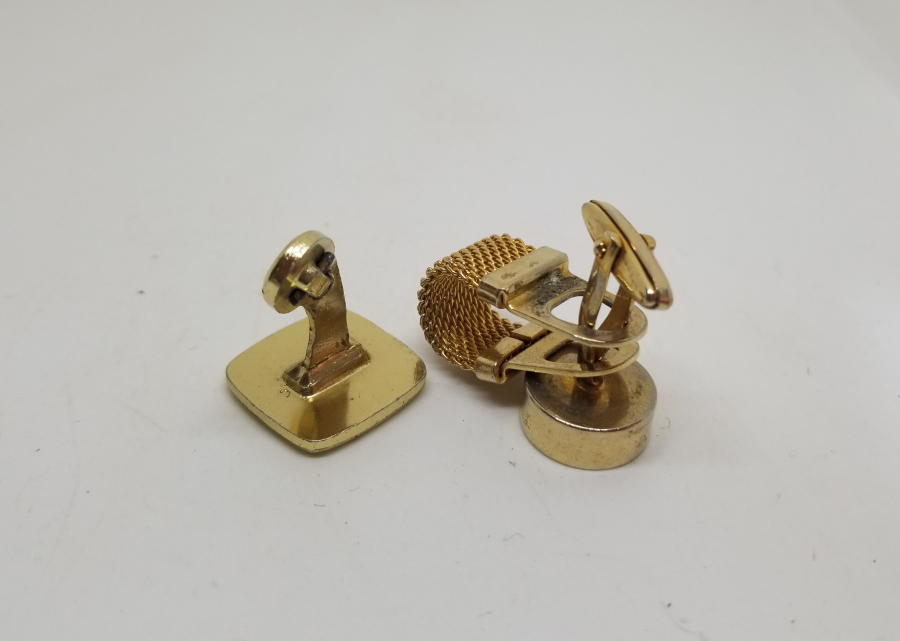 İKİ ADET ALTIN KAPLAMA KOL DÜĞMESİ