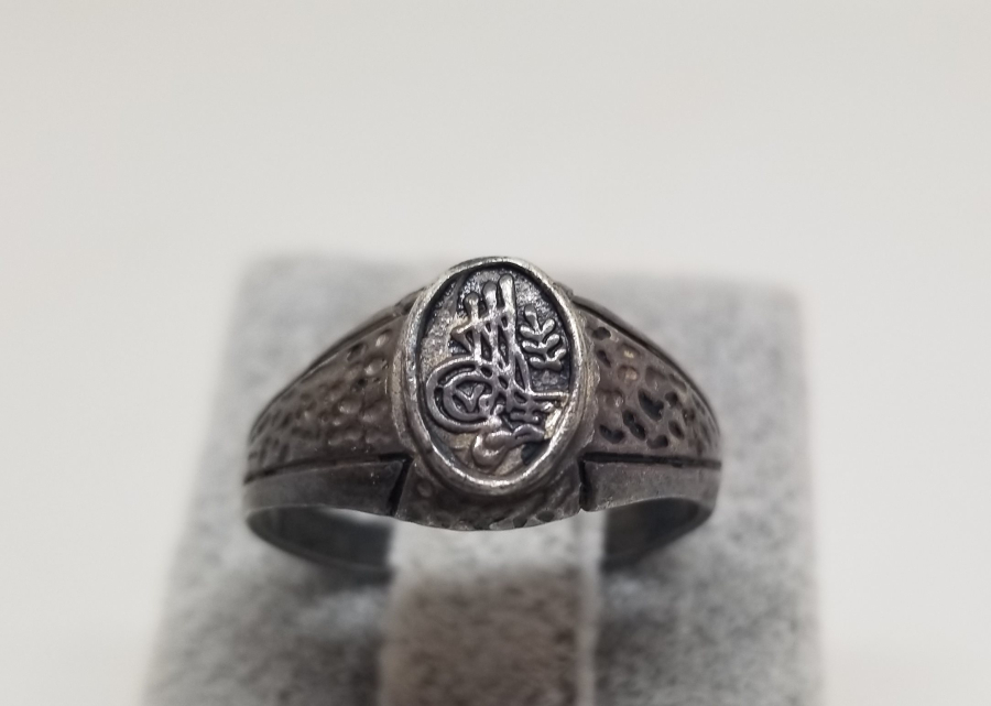 ÜZERİ TUĞRA FORMLU GÜMÜŞ YÜZÜK