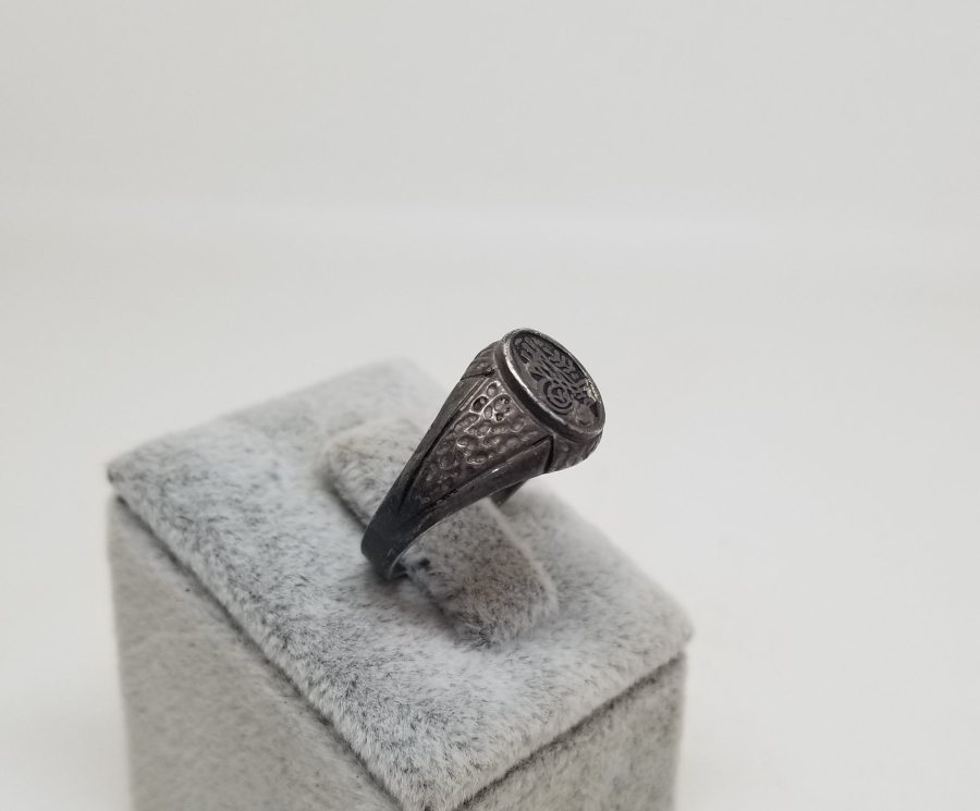 ÜZERİ TUĞRA FORMLU GÜMÜŞ YÜZÜK