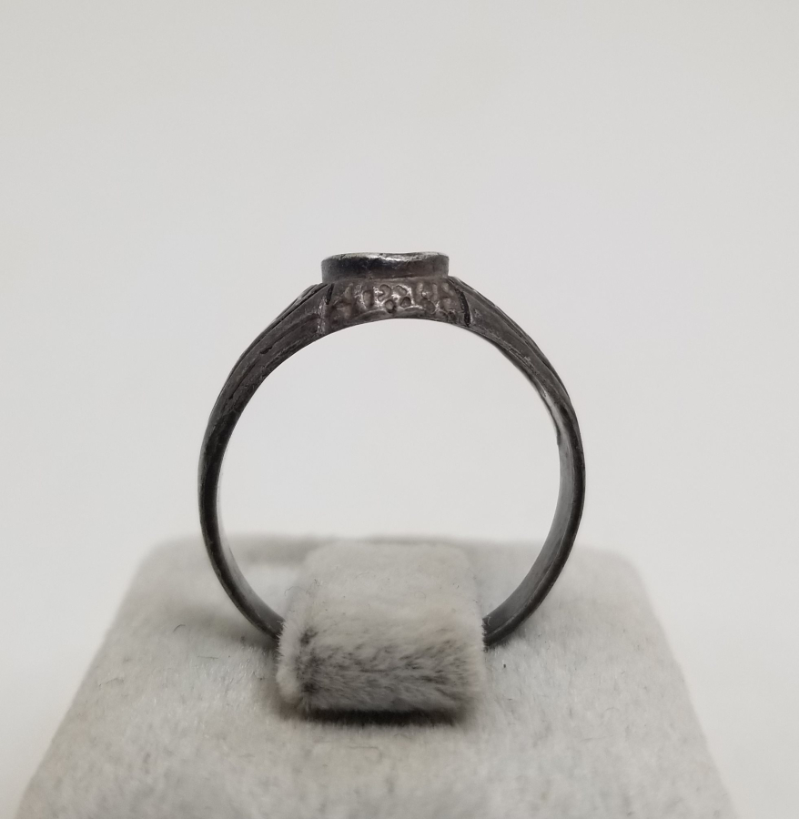 ÜZERİ TUĞRA FORMLU GÜMÜŞ YÜZÜK