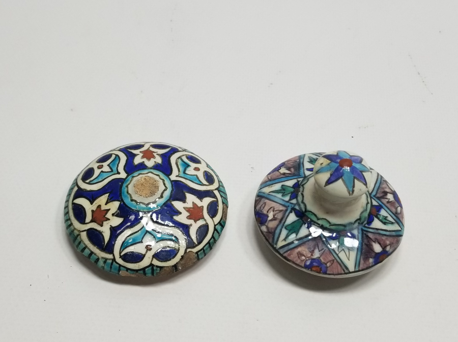 OSMANLI DÖNEMİ EL BOYAMA KÜTAHYA İKİ ADET SÜRAHİ KAPAĞI