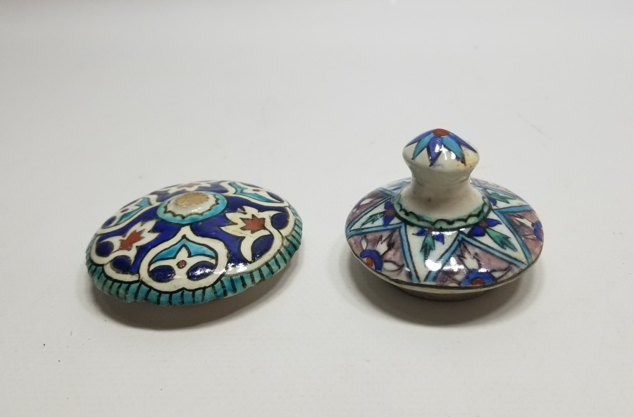 OSMANLI DÖNEMİ EL BOYAMA KÜTAHYA İKİ ADET SÜRAHİ KAPAĞI