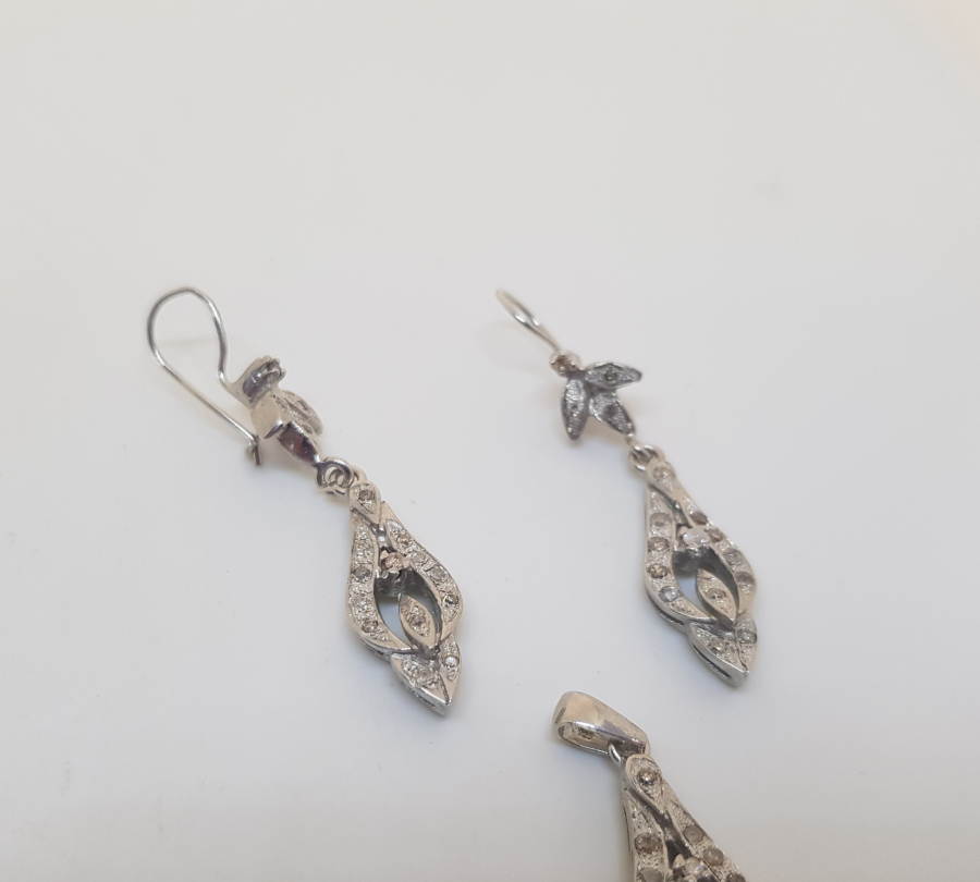 ÖZEL YAPIM PIRLANTA TAŞLI KOLYE KÜPE TAKIMI