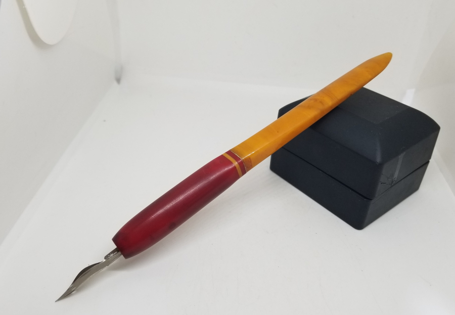 ANTİKA KATALİN DİVİT