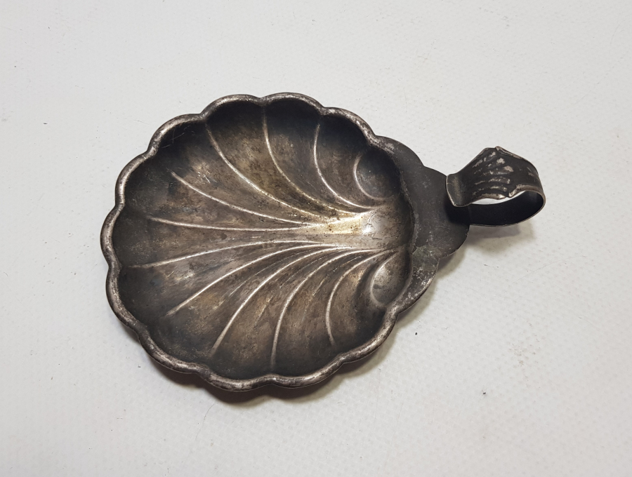 GÜMÜŞ KAPLAMA İŞÇİLİKLİ ANTİKA TUTMAÇLI İKRAMLIK