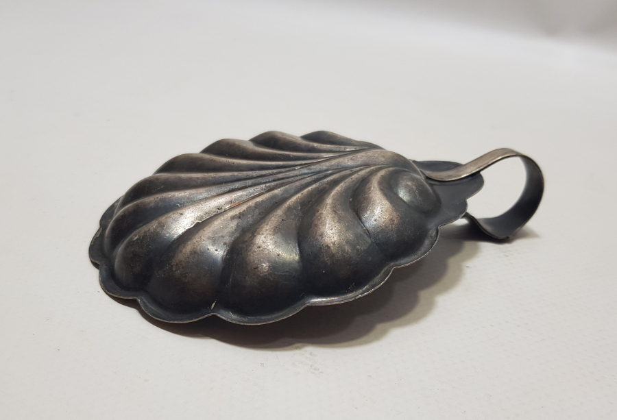 GÜMÜŞ KAPLAMA İŞÇİLİKLİ ANTİKA TUTMAÇLI İKRAMLIK