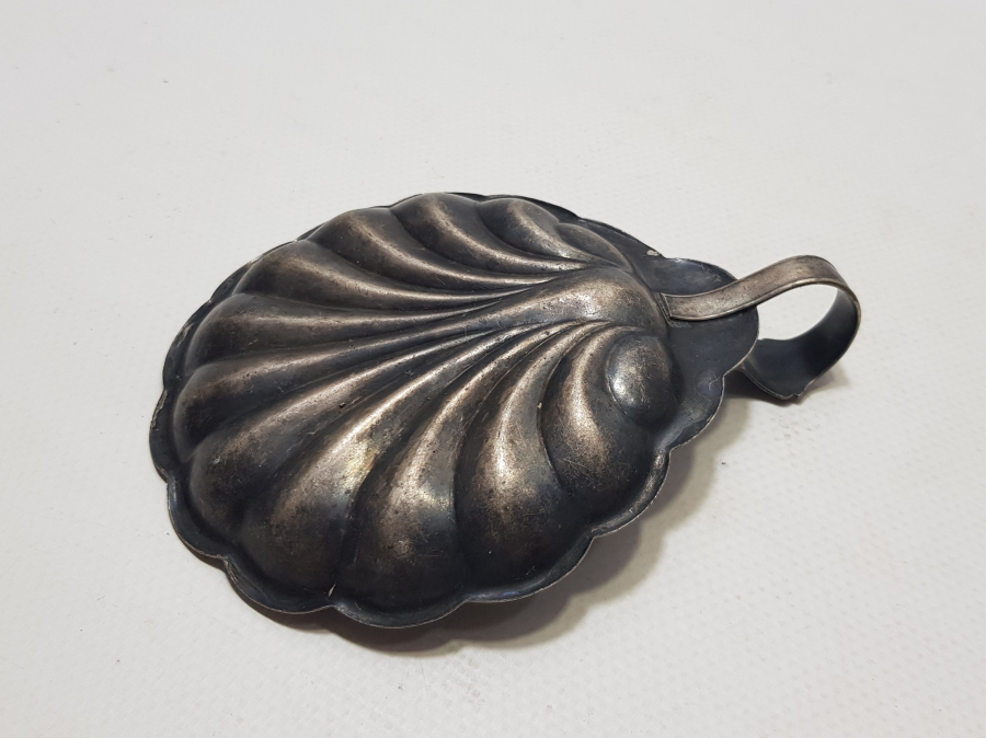 GÜMÜŞ KAPLAMA İŞÇİLİKLİ ANTİKA TUTMAÇLI İKRAMLIK