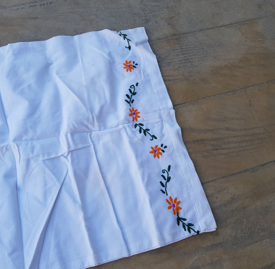 ÜZERİ EL İŞİ ANTİKA YASTIK KILIFI