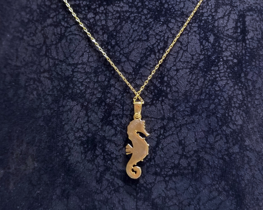 PIRLANTA TAŞLI DENİZATI FORMLU MİNE İŞÇİLİKLİ ÖZEL YAPIM KOLYE