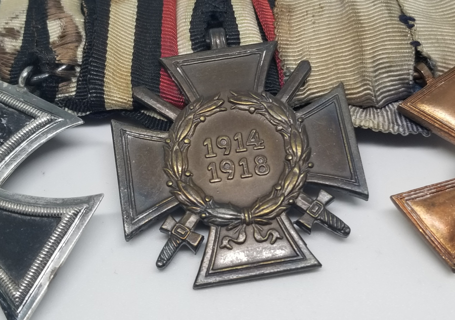 1. DÜNYA SAVAŞI DÖNEMİ DEMİR HAÇ - HINDENBURG NİŞANI VE LİYAKAT MADALYASI BULUNAN ÜÇLÜ MADALYA TAKIMI