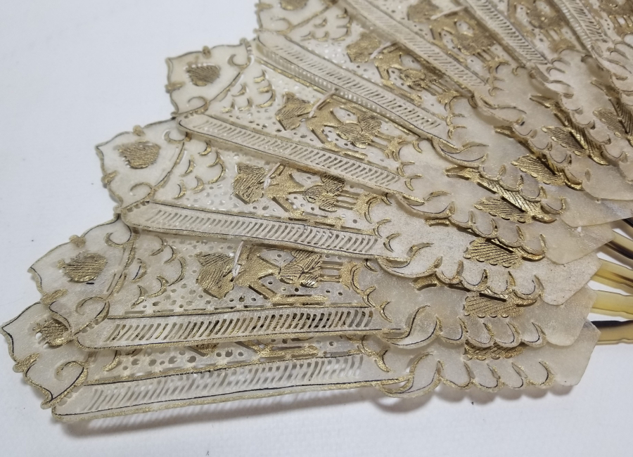 KOMPLE BOYNUZDAN MAMÜL ANTİKA YELPAZE