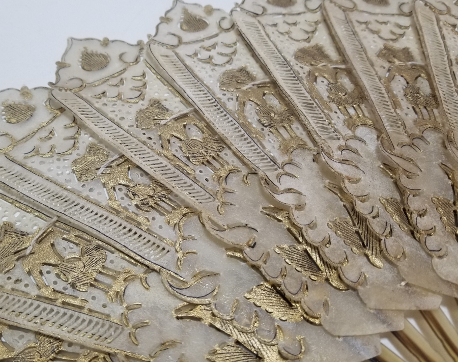 KOMPLE BOYNUZDAN MAMÜL ANTİKA YELPAZE