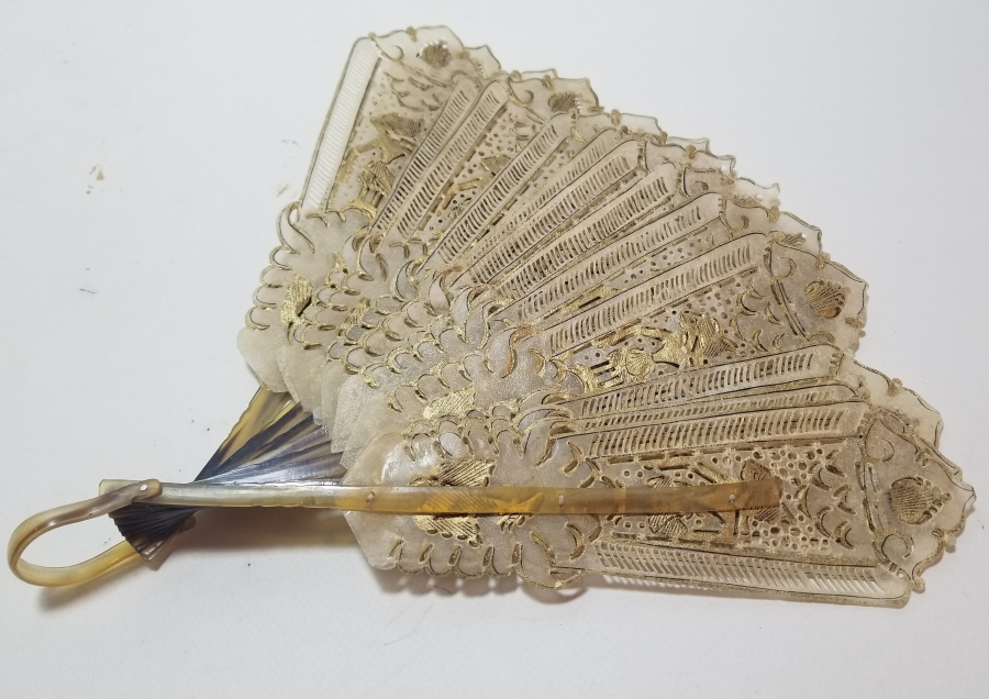 KOMPLE BOYNUZDAN MAMÜL ANTİKA YELPAZE