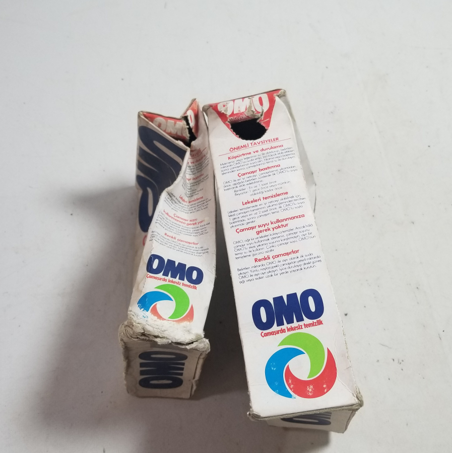 İKİ ADET İÇİ BOŞ OMO DETERJAN PAKETİ
